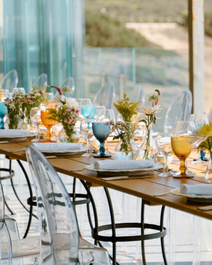 Arriba By The Sea - Mesa colorida