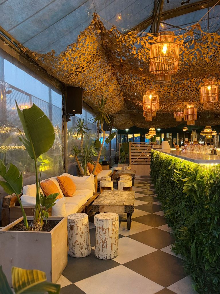 Ferroviário - Lounge tropical