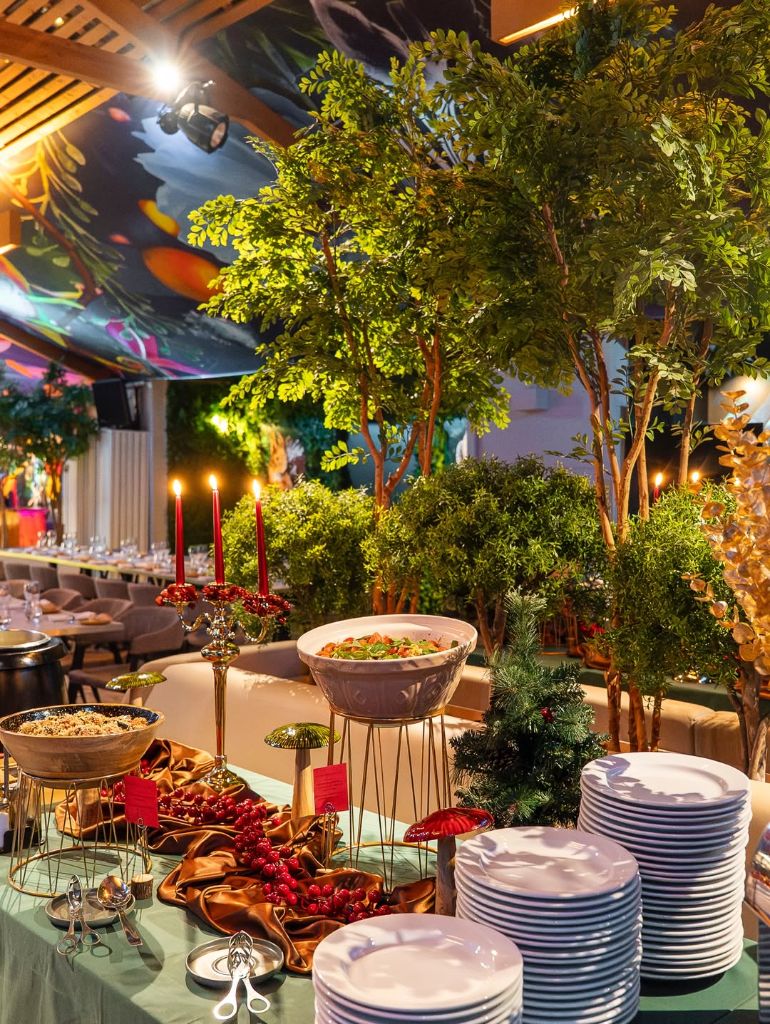 Monsanto Open Air - Buffet com árvores